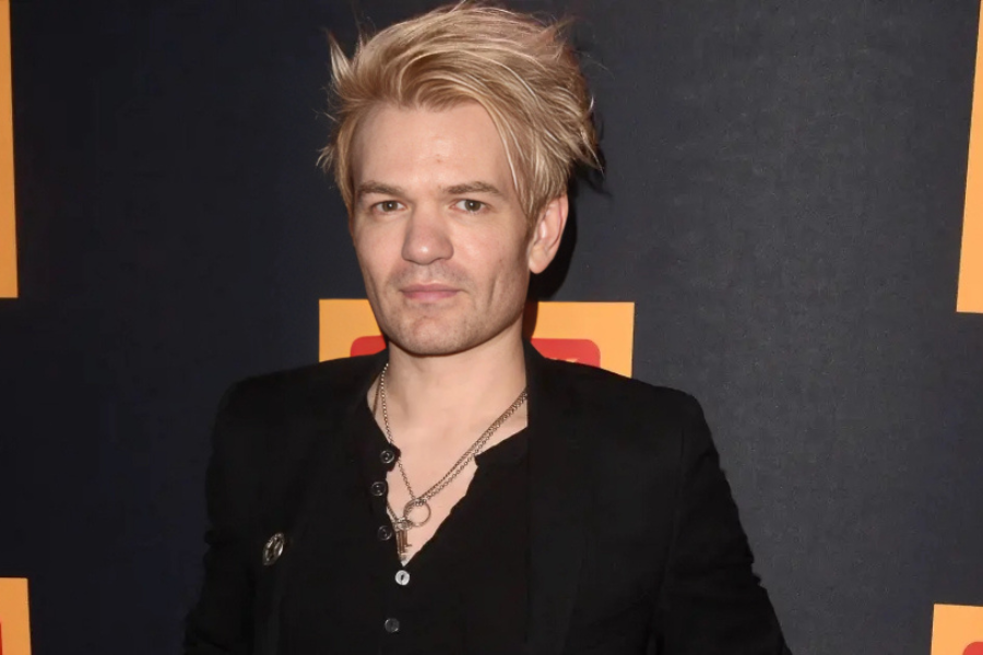 deryck whibley net worth